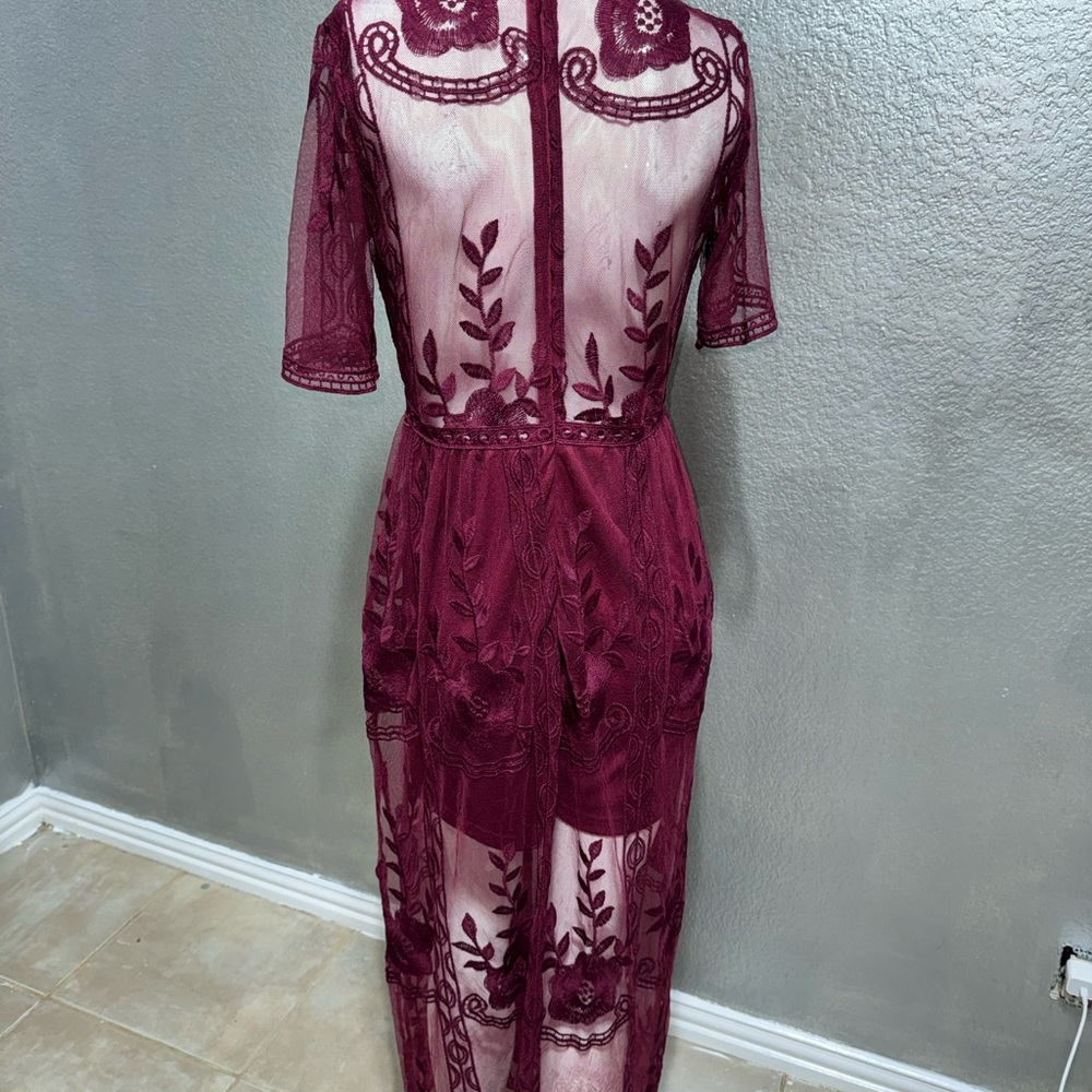 Chic Burgundy Lace Swim Cover-Up - Picture 15 of 17